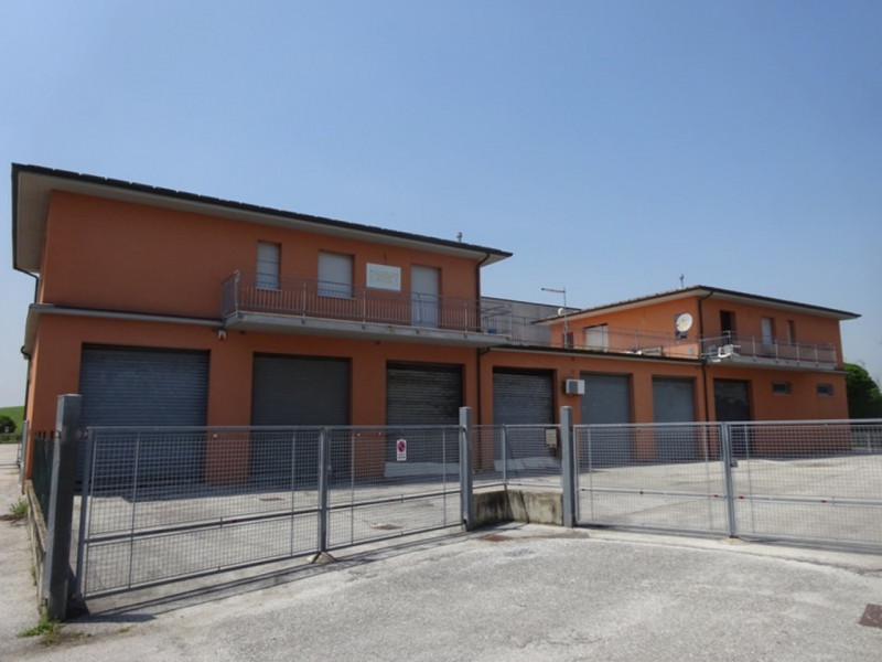 Magazzino-laboratorio plurilocale in vendita a montemarciano - Magazzino-laboratorio plurilocale in vendita a montemarciano