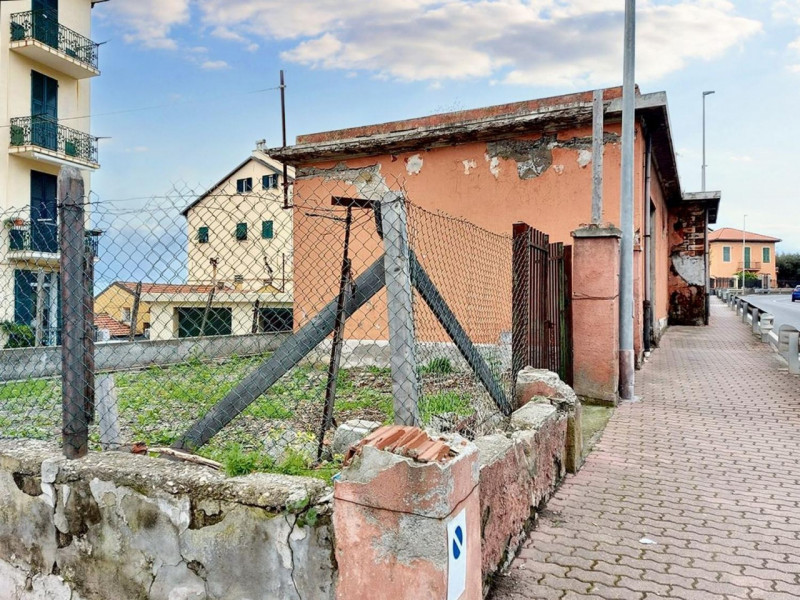 Stabile intero monolocale in vendita a imperia - Stabile intero monolocale in vendita a imperia