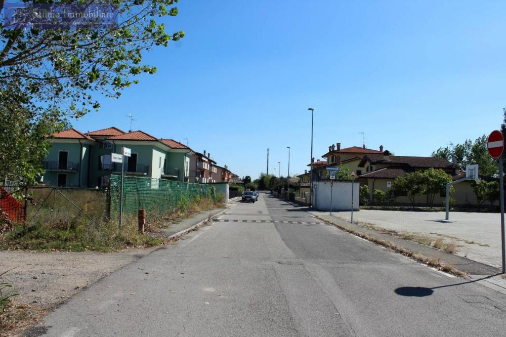 Terreno residenziale in vendita a Bressana Bottarone - Terreno residenziale in vendita a Bressana Bottarone