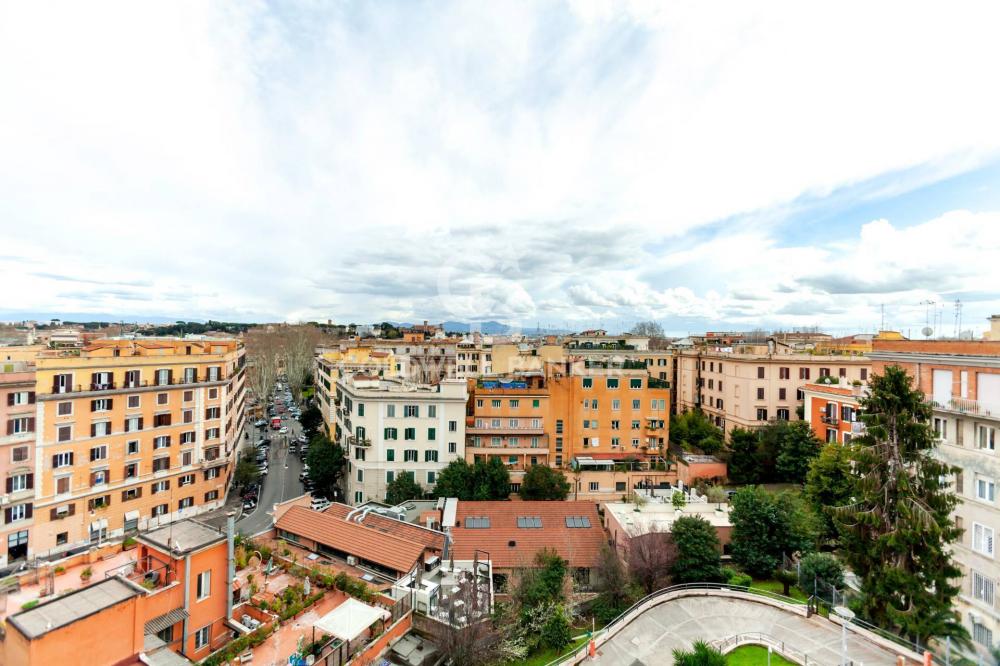 Appartamento trilocale in vendita a Roma - Appartamento trilocale in vendita a Roma