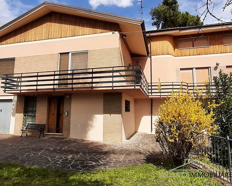 Villa indipendente plurilocale in vendita a Corinaldo - Villa indipendente plurilocale in vendita a Corinaldo