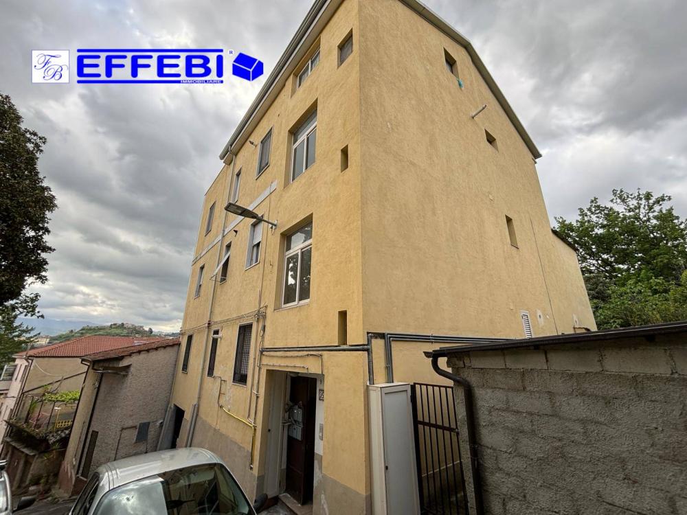 Appartamento quadrilocale in vendita a Cosenza - Appartamento quadrilocale in vendita a Cosenza