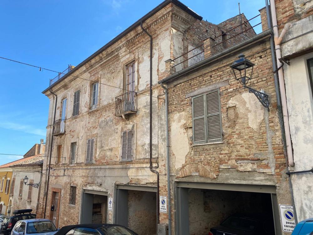 Casa plurilocale in vendita a Mosciano Sant'Angelo - Casa plurilocale in vendita a Mosciano Sant'Angelo