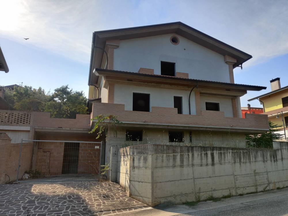 Villa plurilocale in vendita a Giulianova - Villa plurilocale in vendita a Giulianova