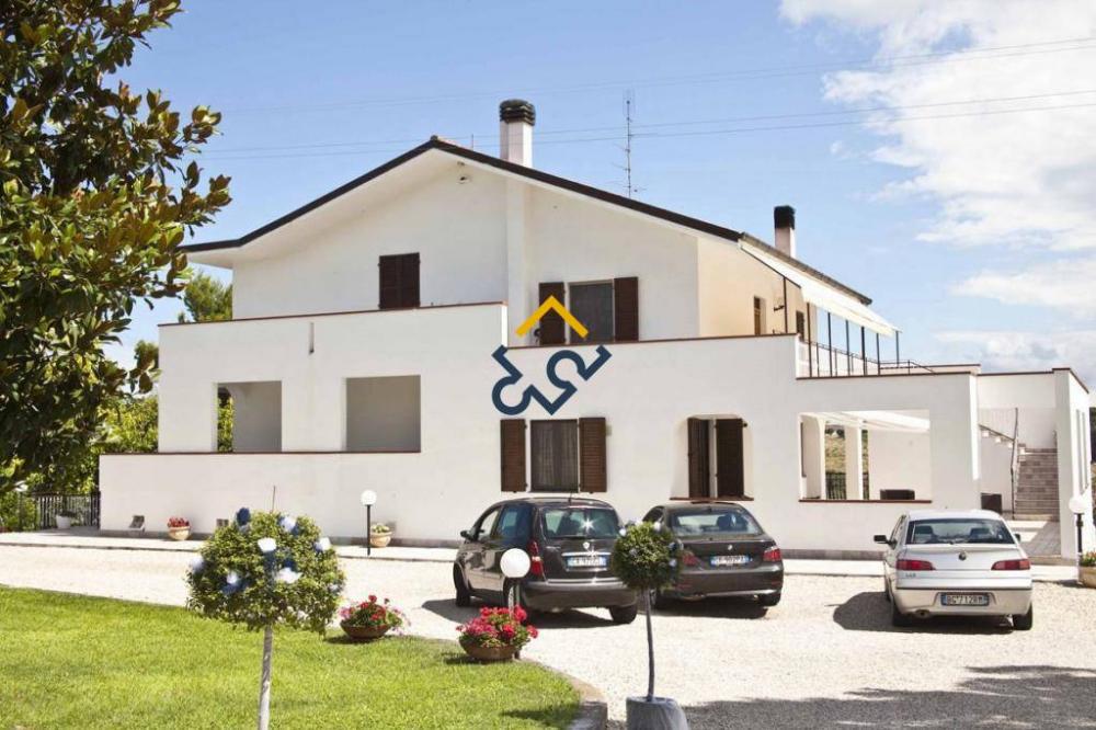 Villa plurilocale in vendita a Cupra Marittima - Villa plurilocale in vendita a Cupra Marittima