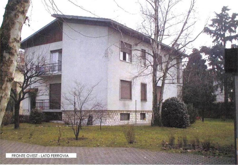 1aae53812e5ecff3068eef1ce1d59350 - Villa plurilocale in vendita a Monza