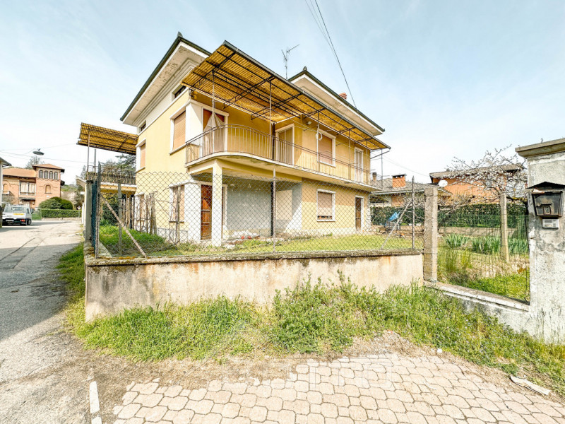 casa in vendita a Gattinara