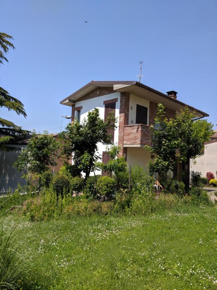 casa in vendita a Ziano Piacentino