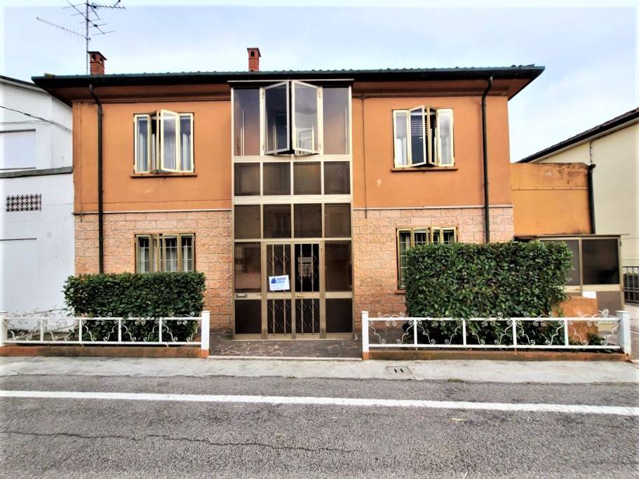 Casa quadrilocale in vendita a Ferrara - Casa quadrilocale in vendita a Ferrara