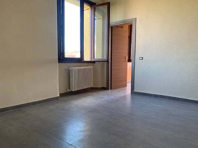 Stabile intero plurilocale in vendita a Cassano d'Adda - Stabile intero plurilocale in vendita a Cassano d'Adda