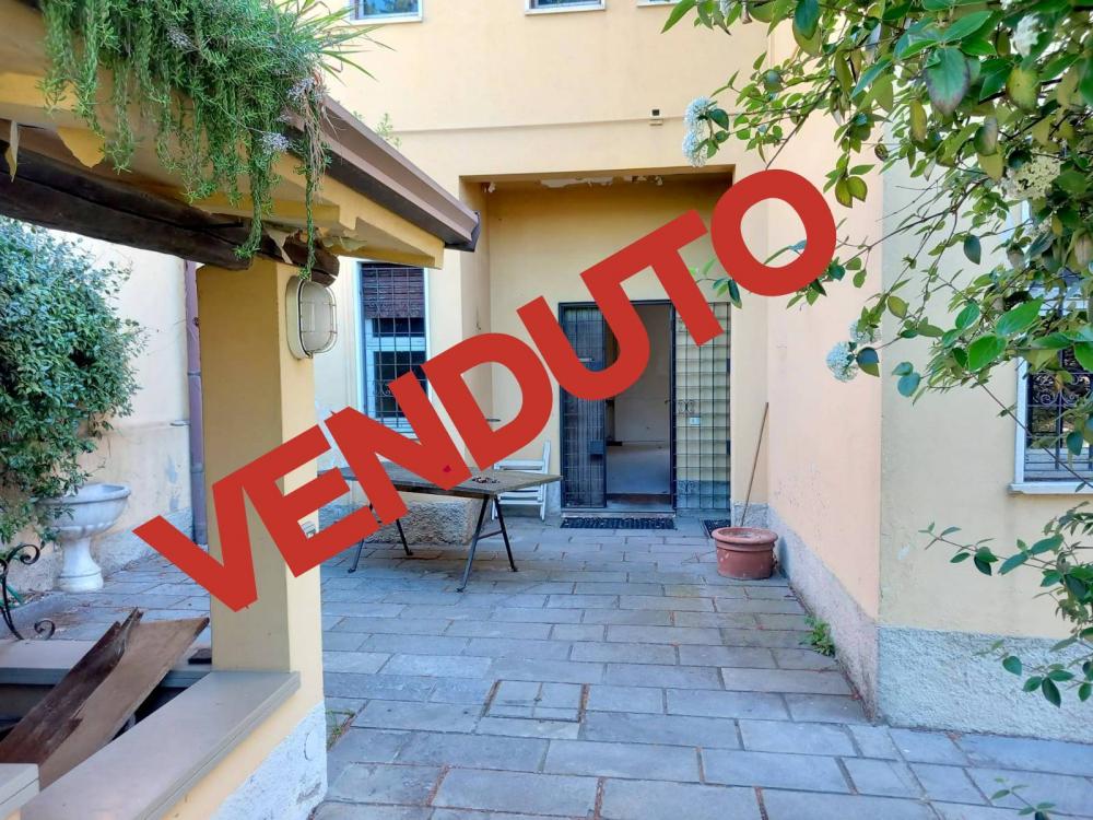 Villa plurilocale in vendita a Capriate San Gervasio - Villa plurilocale in vendita a Capriate San Gervasio