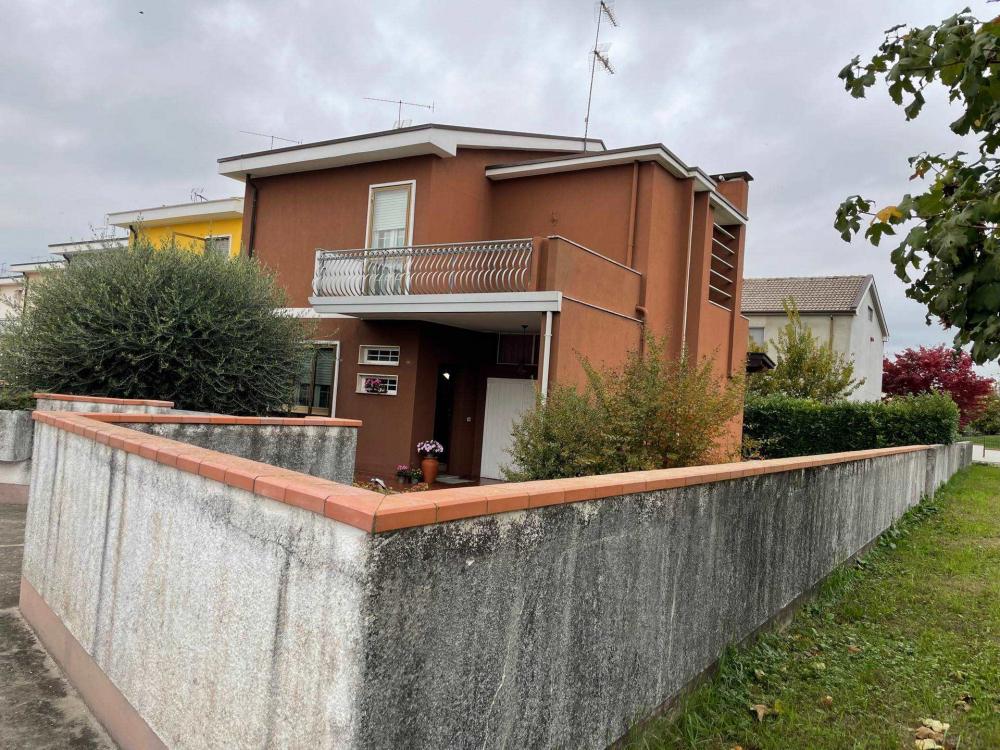Esterno casa Fossalta di Portogruaro - Villaschiera plurilocale in vendita a fossalta-di-portogruaro