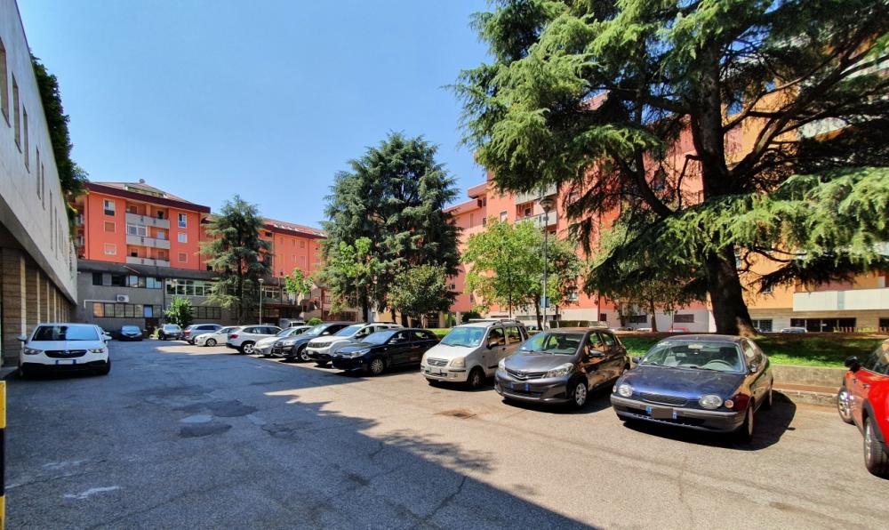 parcheggio doppio in affitto a Brescia