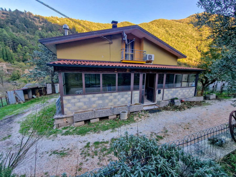 Casa quadrilocale in vendita a cagli - Casa quadrilocale in vendita a cagli