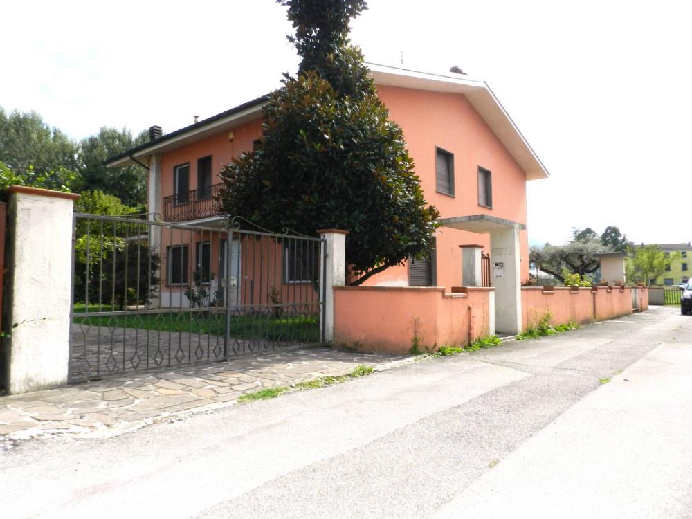 Casa quadrilocale in vendita a Lucca - Casa quadrilocale in vendita a Lucca