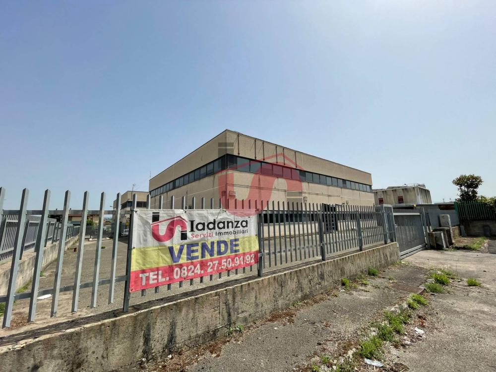 Capannone industriale in vendita a Benevento - Capannone industriale in vendita a Benevento