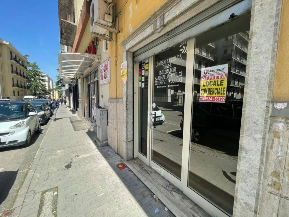 negozio in affitto a Benevento