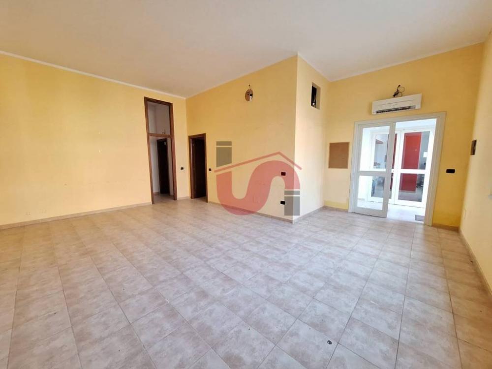 3542ea7ce4462dc854237fc312d9eba4 - Negozio monolocale in vendita a Benevento