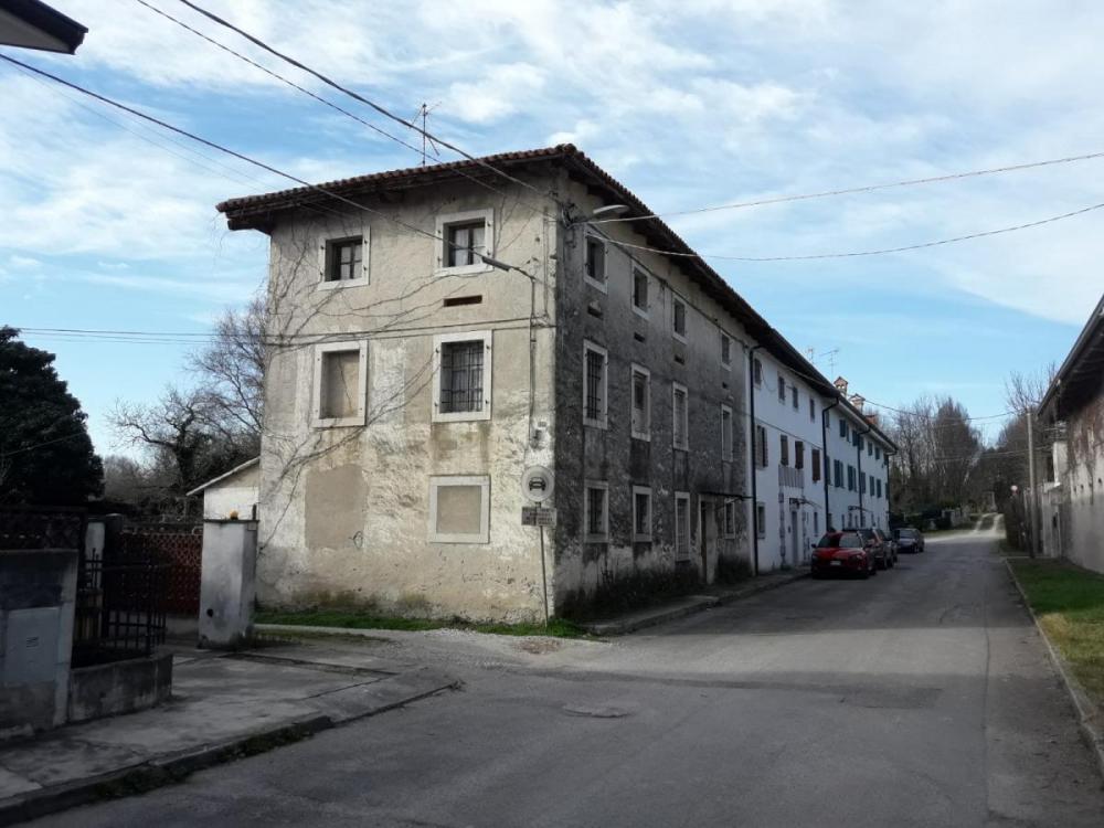 Facciata esterna davanti - Rustico / casale pluricamere in vendita a Cassegliano