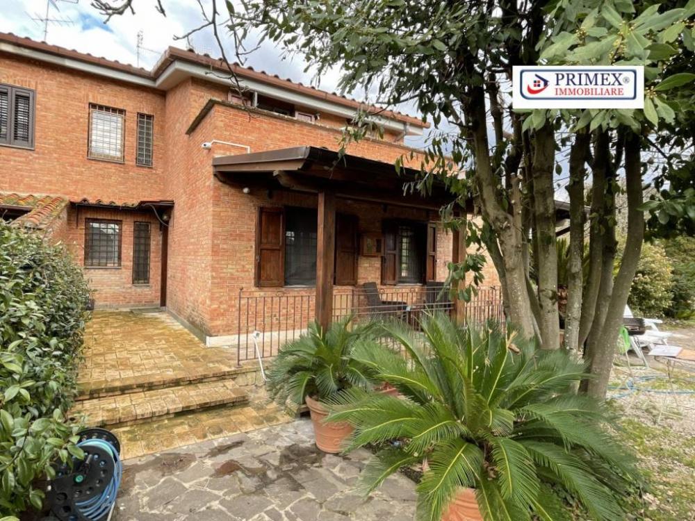 41955cf0048ed293f27e7bd43c6ff983 - Villa quadrilocale in affitto a Roma