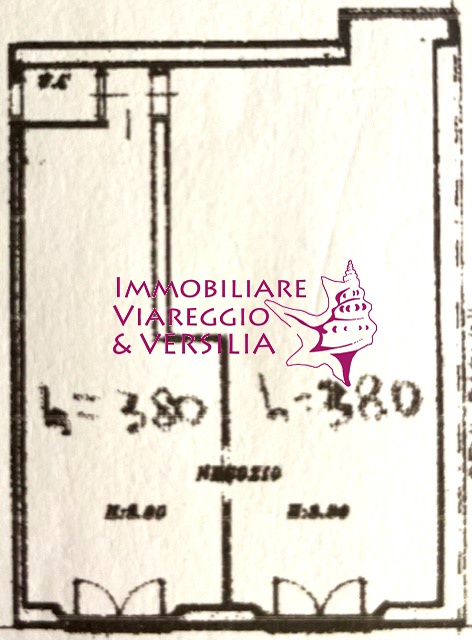 spazio commerciale in vendita a Viareggio
