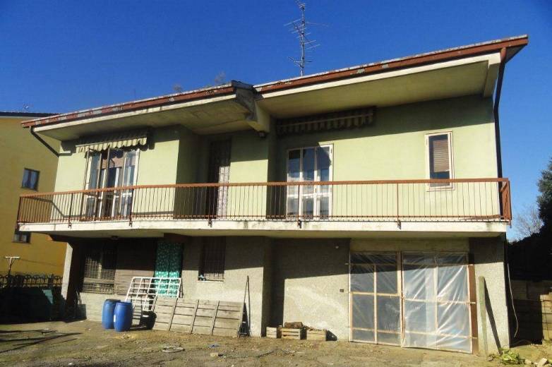villa indipendente in vendita a Uboldo