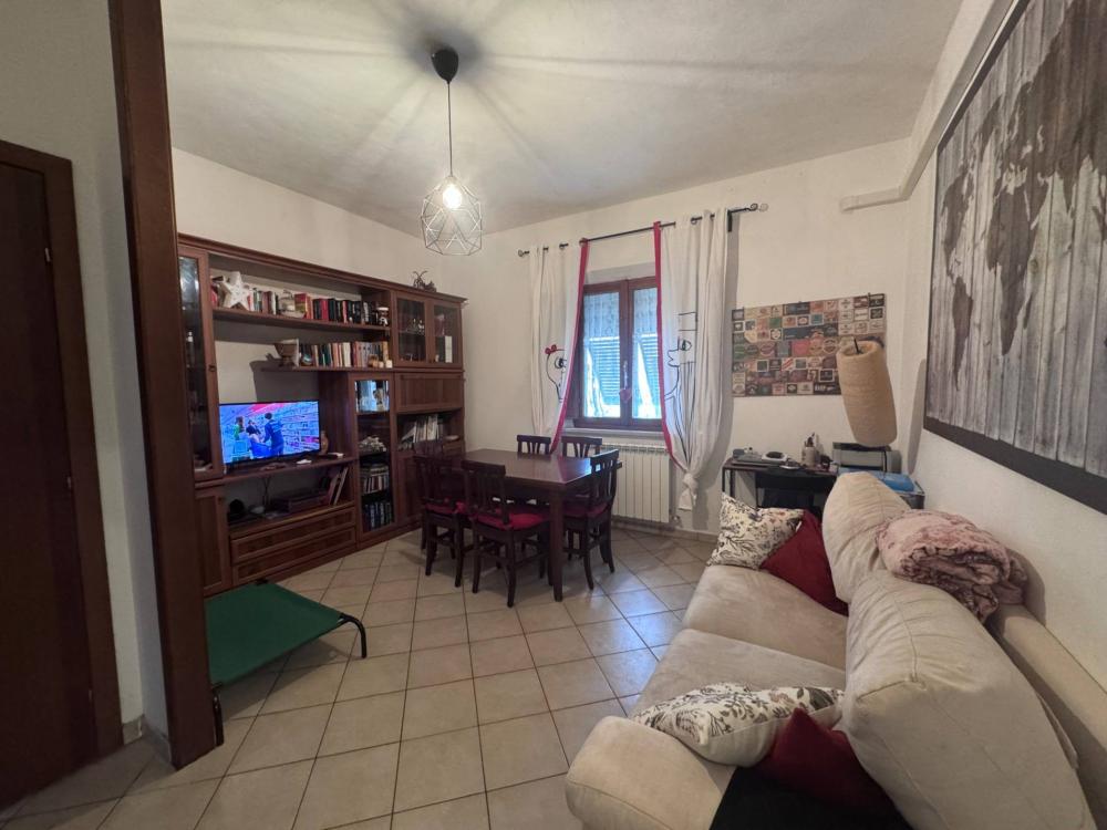 Appartamento trilocale in vendita a Santa Maria a Monte - Appartamento trilocale in vendita a Santa Maria a Monte