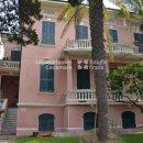 Villa indipendente plurilocale in vendita a Bordighera