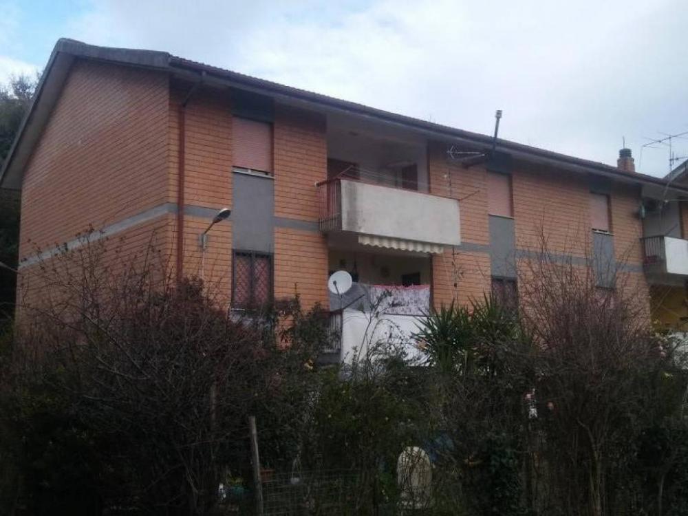 Appartamento quadrilocale in vendita a Tora e Piccilli - Appartamento quadrilocale in vendita a Tora e Piccilli