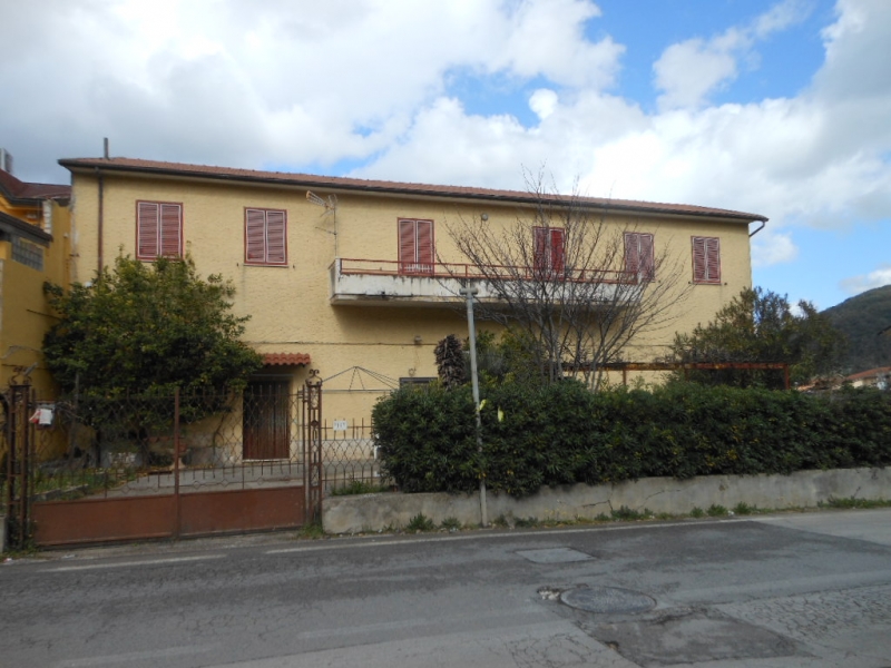 Casa plurilocale in vendita a Riardo - Casa plurilocale in vendita a Riardo