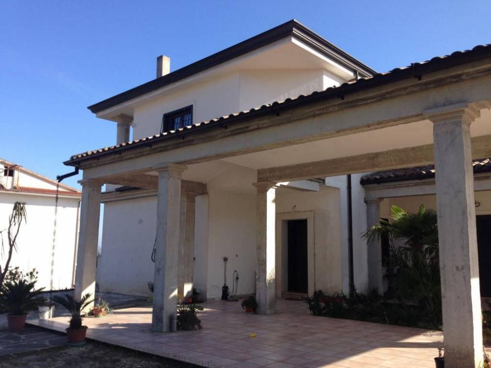 Villa plurilocale in vendita a Marzano Appio - Villa plurilocale in vendita a Marzano Appio