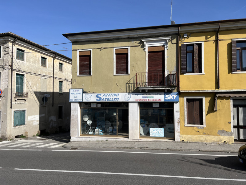 negozio in vendita a Battaglia Terme