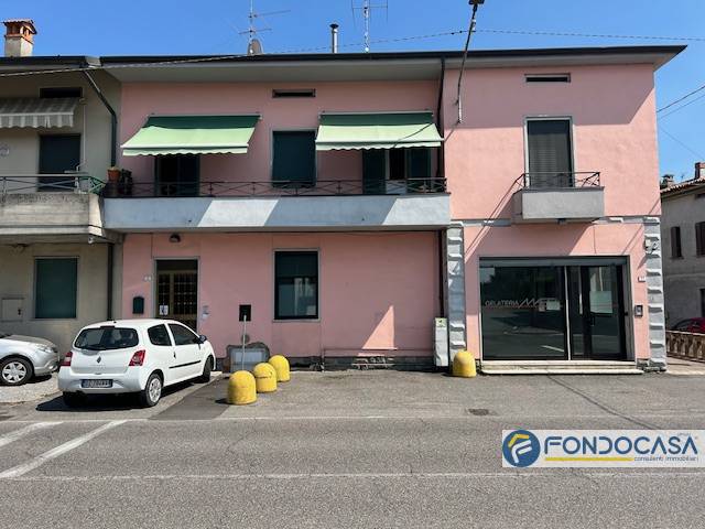 Azienda commerciale trilocale in vendita a Palazzolo sull'Oglio - Azienda commerciale trilocale in vendita a Palazzolo sull'Oglio