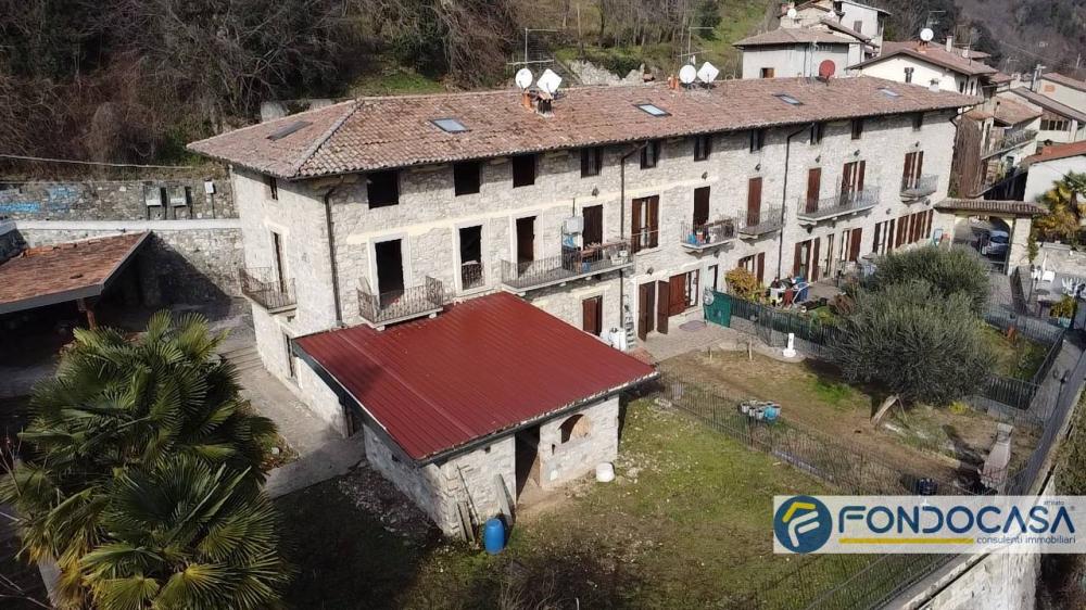 Villa plurilocale in vendita a Castelli Calepio - Villa plurilocale in vendita a Castelli Calepio