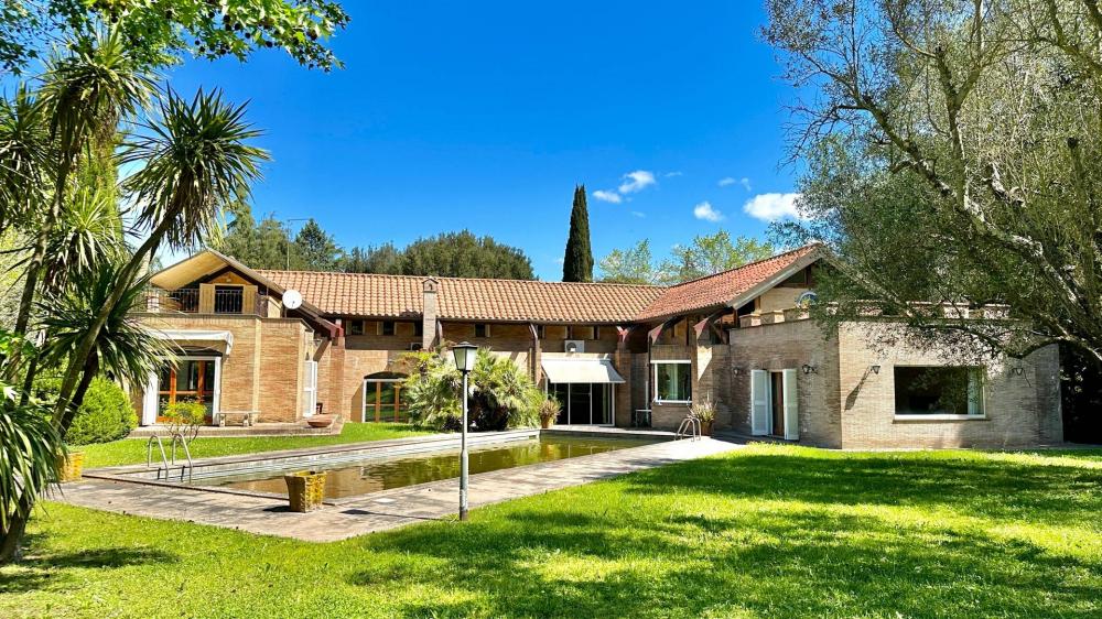 villa indipendente in vendita a Olgiata