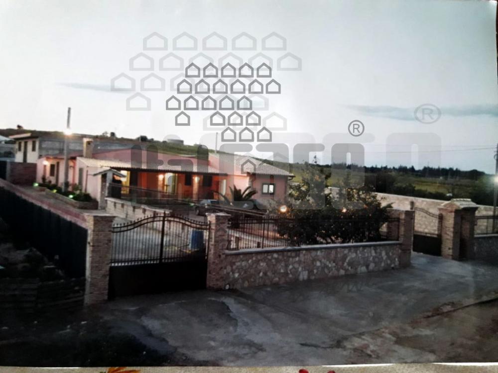 Vendita Villa 5 locali in Frazione Granieri- via Balsamo,9 - Villa plurilocale in vendita a caltagirone