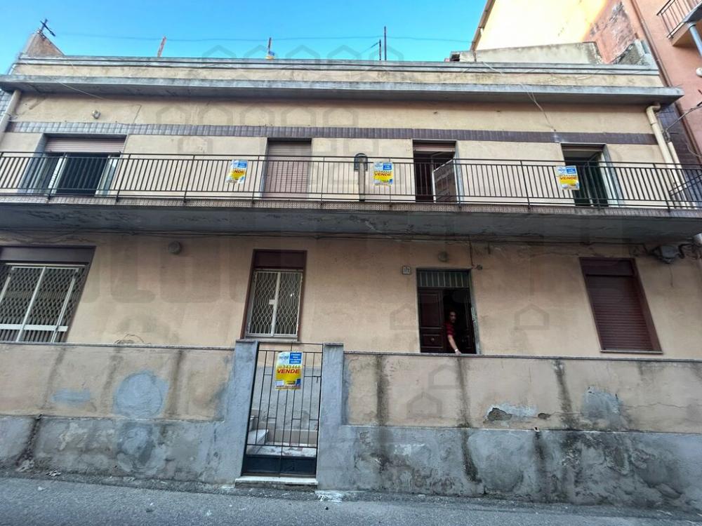 Vendita Villa 8 locali in Via Comunale Santo - Villa plurilocale in vendita a messina