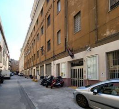Magazzino-laboratorio bilocale in vendita a Bolzaneto - Magazzino-laboratorio bilocale in vendita a Bolzaneto