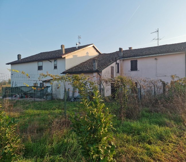 Stabile intero plurilocale in vendita a Rivalta scrivia - Stabile intero plurilocale in vendita a Rivalta scrivia