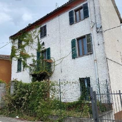 Villa indipendente plurilocale in vendita a cassano-spinola - Villa indipendente plurilocale in vendita a cassano-spinola