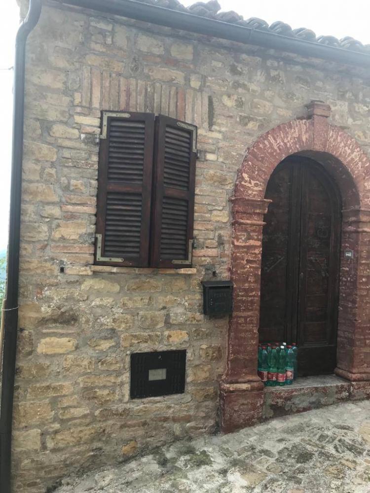 Appartamento trilocale in vendita a Penna San Giovanni - Appartamento trilocale in vendita a Penna San Giovanni