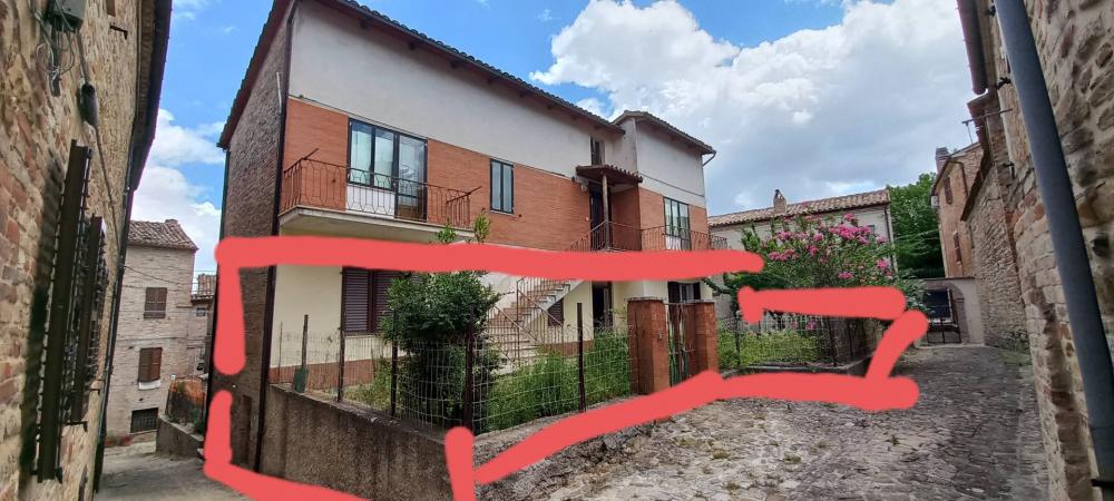 Appartamento plurilocale in vendita a Santa Vittoria in Matenano - Appartamento plurilocale in vendita a Santa Vittoria in Matenano