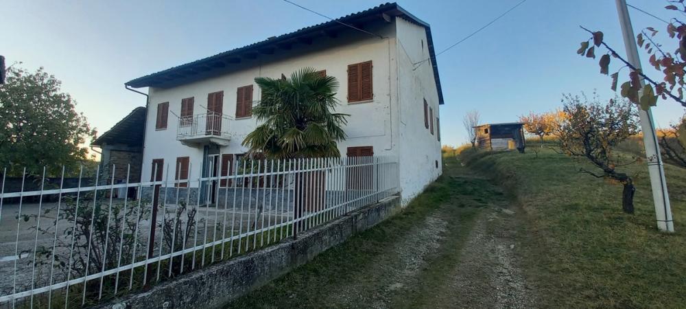 Villa indipendente plurilocale in vendita a vezza d alba - Villa indipendente plurilocale in vendita a vezza d alba
