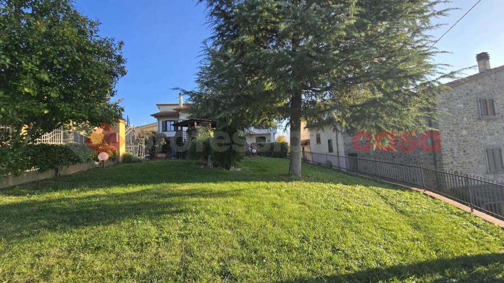 Villa indipendente plurilocale in vendita a arezzo - Villa indipendente plurilocale in vendita a arezzo