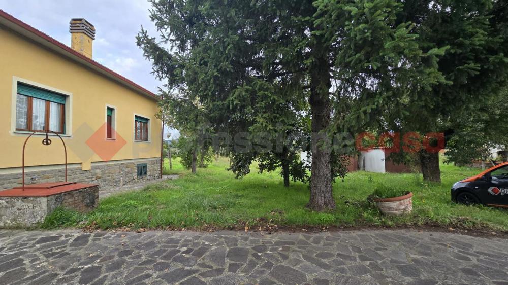 Villa indipendente plurilocale in vendita a arezzo - Villa indipendente plurilocale in vendita a arezzo