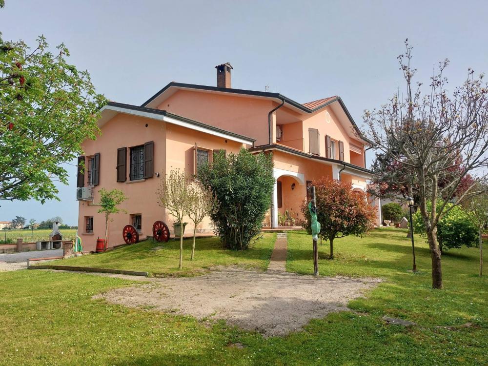Villa plurilocale in vendita a Fiscaglia - Villa plurilocale in vendita a Fiscaglia