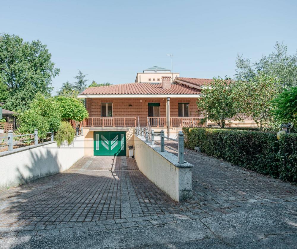 Villa plurilocale in vendita a Santarcangelo di Romagna - Villa plurilocale in vendita a Santarcangelo di Romagna