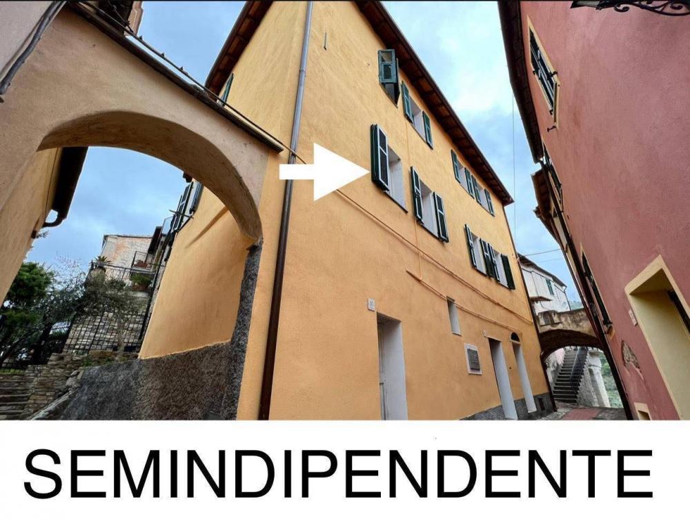 Appartamento plurilocale in vendita a San Bartolomeo al Mare - Appartamento plurilocale in vendita a San Bartolomeo al Mare