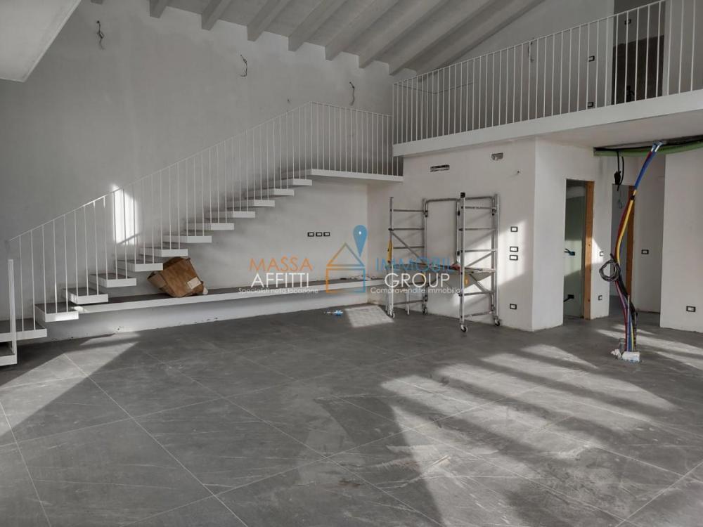 villa indipendente in vendita a Montignoso