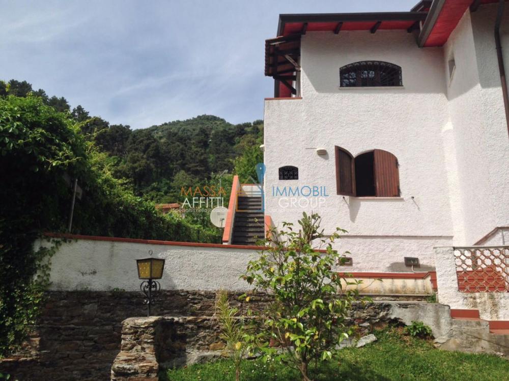 Villa indipendente plurilocale in vendita a montignoso - Villa indipendente plurilocale in vendita a montignoso